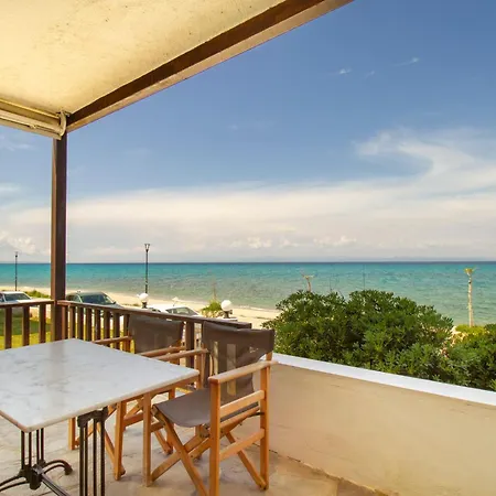 Blueedge Beachfront * Пефкохори