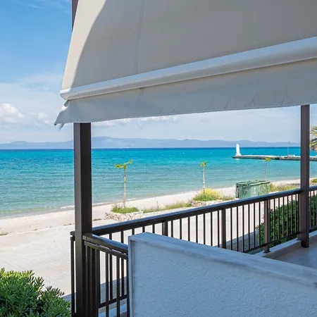 Blueedge Beachfront * Пефкохори